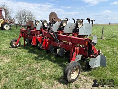 International 183 3-Pt 12R30" Row Crop Cultivator
