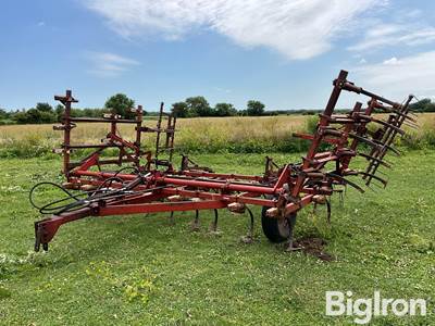 International 45 23’ Field Cultivator