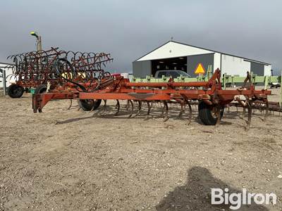 International 45 Vibra Shank 15’ Field Cultivator