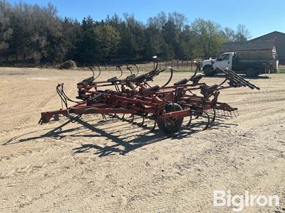 International 4500 Field Cultivator