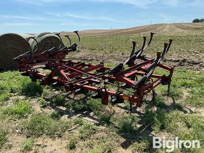 International 4500 Field Cultivator