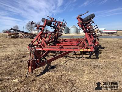 International 4600 Cultivator