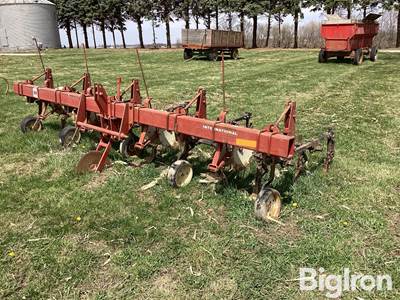 International Harvester 3-Pt 4 Row Cultivator