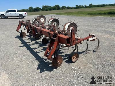 International 4R36 Cultivator
