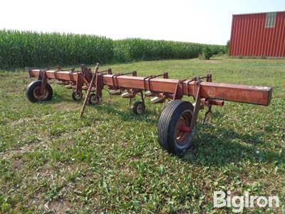 International 6R 30" Row Crop Cultivator
