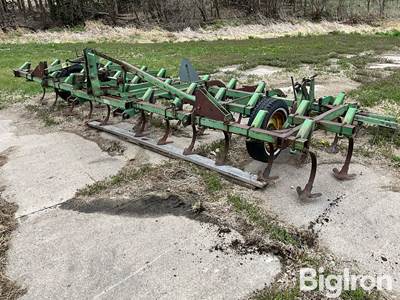 John Deere 1000 18’ 3-Pt Field Cultivator