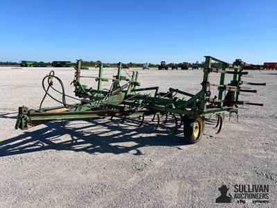 John Deere 1000 18' Field Cultivator