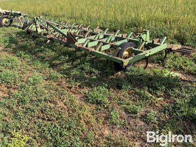 John Deere 21’ Field Cultivator w/Harrow