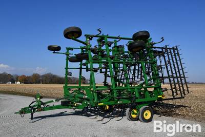 John Deere 2210 45' Field Cultivator