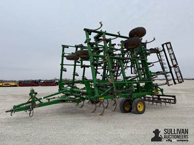 2013 John Deere 2210 44' Field Cultivator