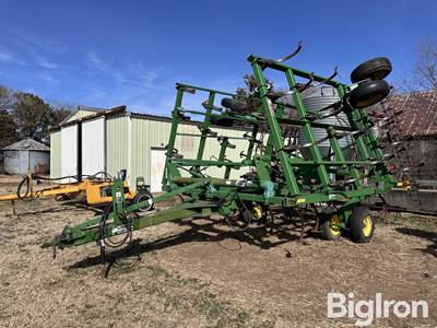 2008 John Deere 2210 28’ Field Cultivator