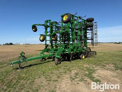 2014 John Deere 2210 55' Field Cultivator