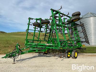 2016 John Deere 2210L 45’ Field Cultivator