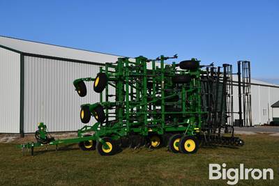 2018 John Deere 2230 52'6" Field Cultivator