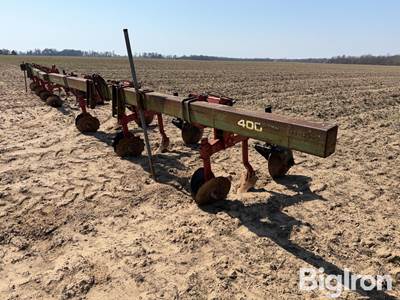 John Deere 400 3 Row Cultivator/Hiller