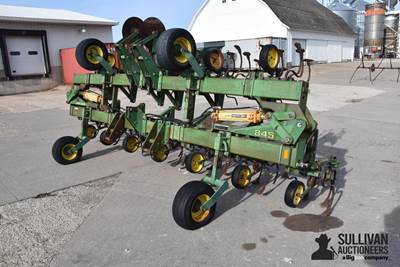 John Deere 845 12R30 Cultivator