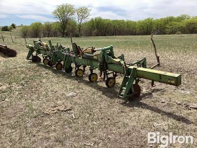 John Deere 85 Field Cultivator