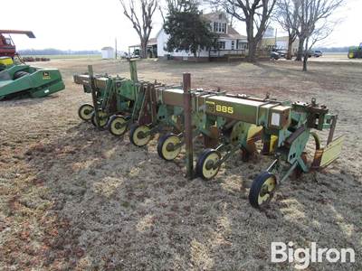 John Deere 885 6 Row Culitivator