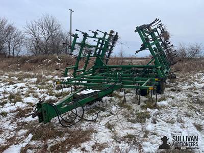 John Deere 960 22’ Cultivator