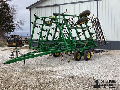 1998 John Deere 980 27.5' Field Cultivator