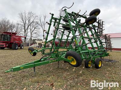 John Deere 980 34' Field Cultivator w/5-Bar Spike Tooth Harrow