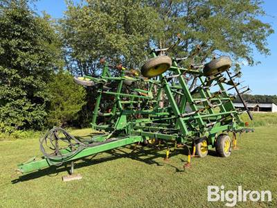 John Deere 980 27' Field Cultivator