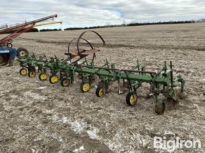 John Deere Cultivator