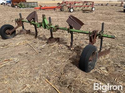 John Deere 5-Shank Hiller