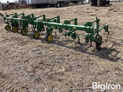 John Deere Row Crop Cultivator 6 Row