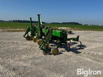 John Deere Row Cultivator