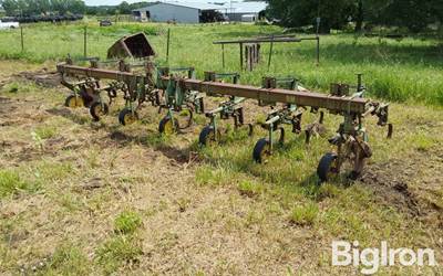 John Deere 6R30" Crop Cultivator