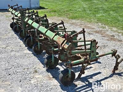 John Deere 6R30" Cultivator