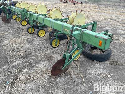 John Deere RM 6R36” Cultivator