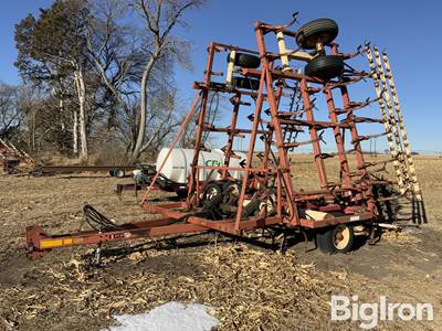 Krause 4100 33’ Field Cultivator
