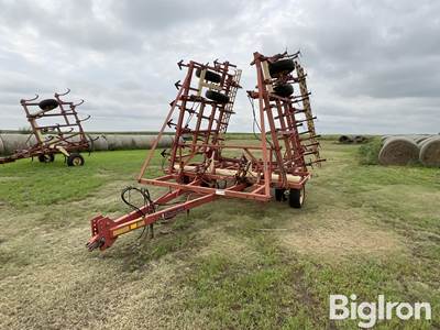 Krause 4100 32’ Field Cultivator