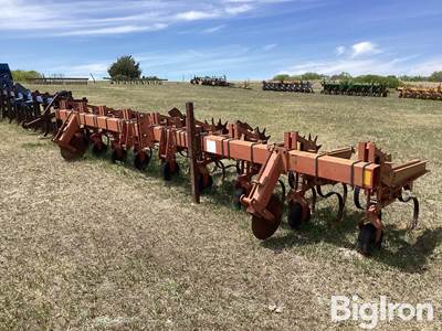 Krause 460 9R30" Cultivator