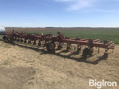 Krause 4600 16R30" Cultivator