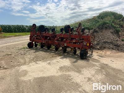 Krause 4600 12R30” Row Crop Cultivator