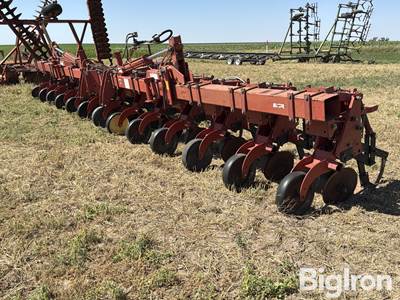 Krause 4712F3 Row Crop/Minimum Till Cultivator