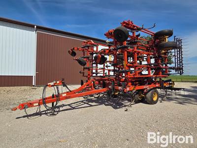 2012 Krause 5635 Field Cultivator