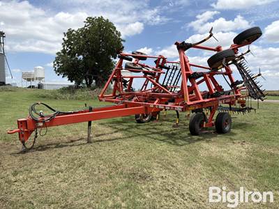 2018 KUHN 4000 25’ Field Cultivator
