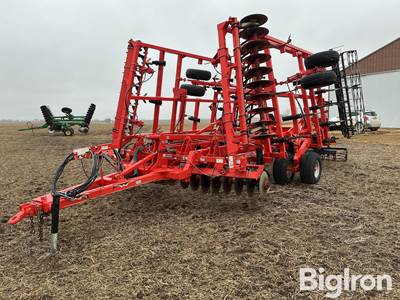 2013 KUHN Krause 6200 Landsman 27’ Soil Finisher
