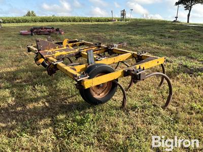 Landoll 3311 Field Cultivator