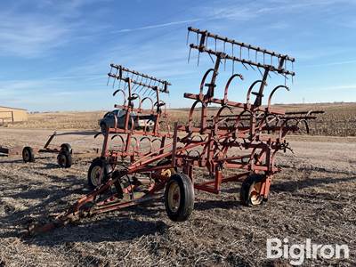 Massey Ferguson 24’ Field Cultivator