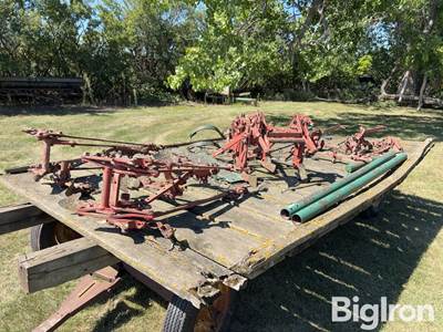 Oliver Mounted 4R32” Cultivator