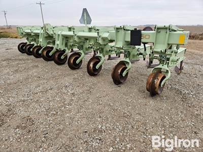 Orthman 835-002 8R30 High Clearance Cultivator