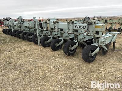 Orthman 8350 12R30 Cultivator