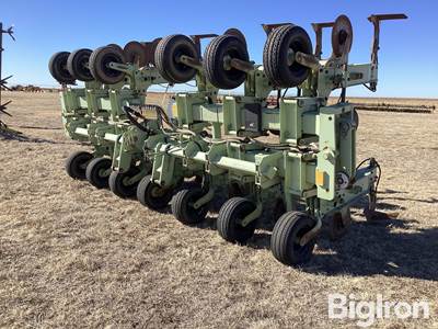 Orthman 8375 13R30 Cultivator