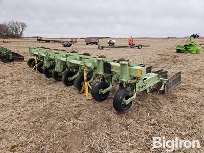 Orthman 8R30 3-Pt Cultivator/ Hiller