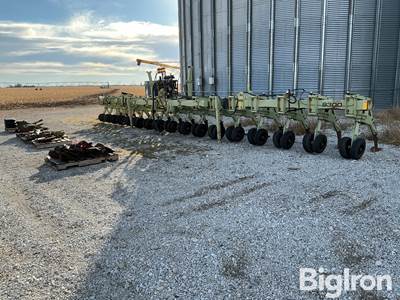 Orthman 9300 mounted 16 cultivator/hiller